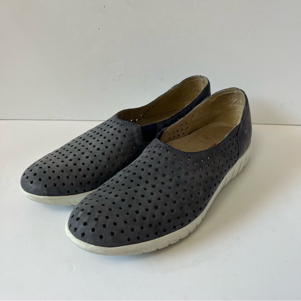 Munro American Sport The Skipper Nubuck Low Rise Slip On Sneaker 10.5